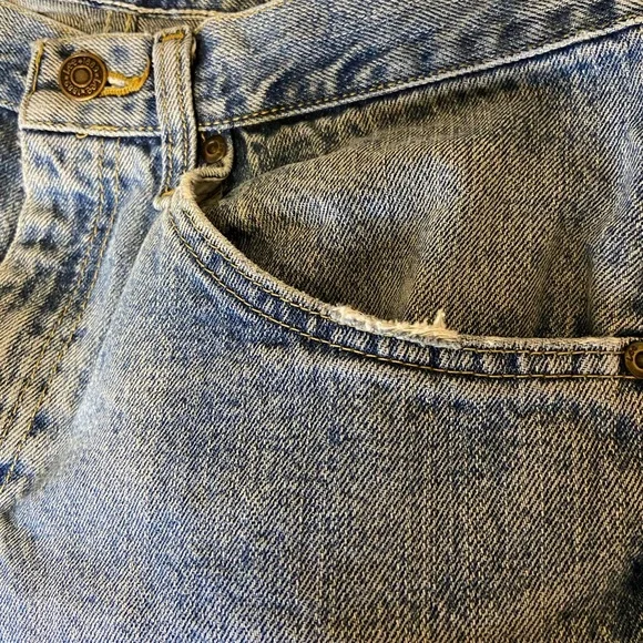 Vintage Light Wash Mid Rise Jeans - Picture 4 of 6